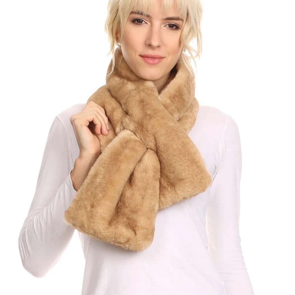 Sakkas Camel Faux Fur Loophole Scarf
